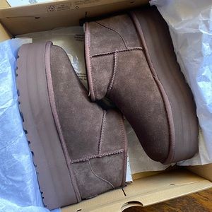 NWT ugg ultra mini platform size 9 burnt cedar (chocolate brown) RARE (from uk)